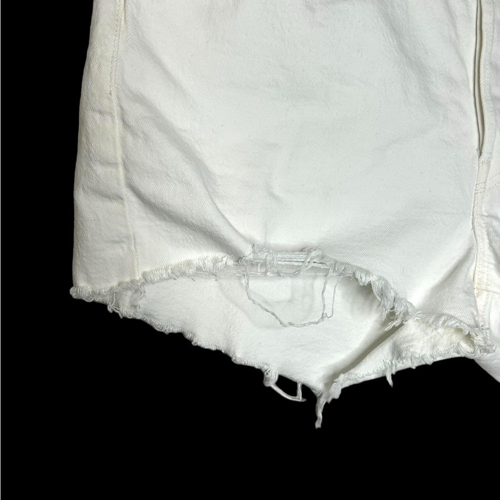 Levi's 501 High Waist Button Fly Cut Off Denim Shorts Waist 32 White Cream - Picture 3 of 16
